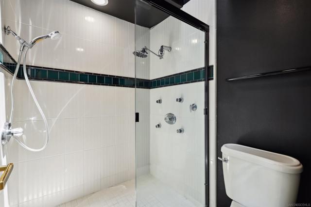 3946 La Jolla Village Dr, La Jolla CA: https://media.crmls.org/mediaz/6d694b29-b263-4345-a8e7-a6e7fcf95a0b.jpg