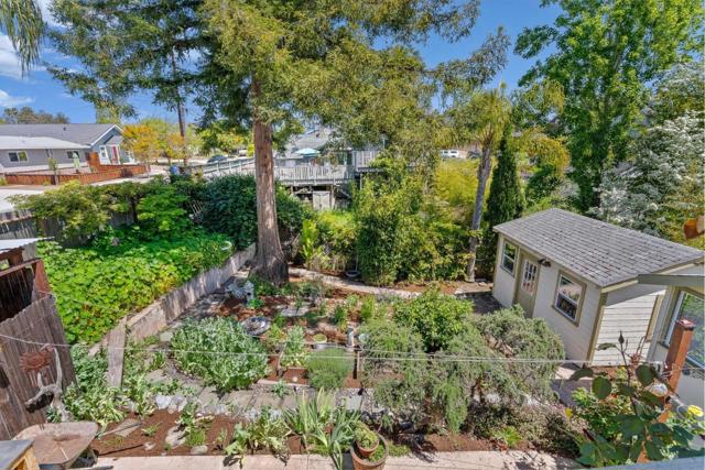 150 Darwin Street, Santa Cruz CA: https://media.crmls.org/mediaz/6d69c527-0a85-4424-af2f-2cd20fbe16dd.jpg