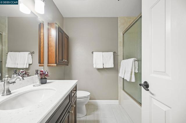 318 Marie Cmn, Livermore CA: https://media.crmls.org/mediaz/6d69f454-03ac-499d-a46b-e0689e05d7a1.jpg