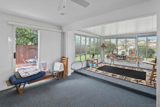 1705 Hawk View Dr, Encinitas CA: https://media.crmls.org/mediaz/6d6aa1b7-0f87-480c-a03b-f05efe723527.jpg