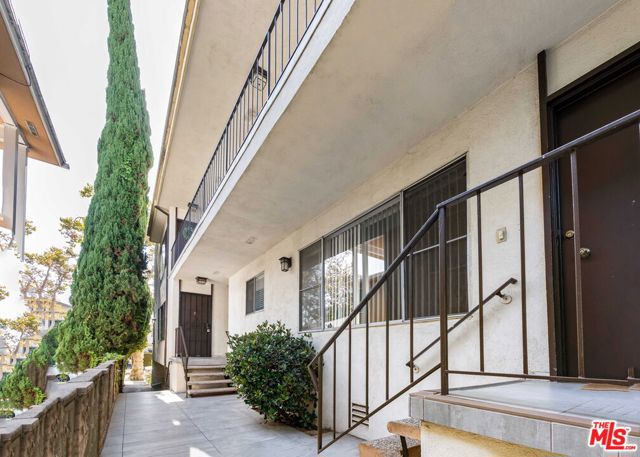  Income Home for Sale in Beverly Hills, California