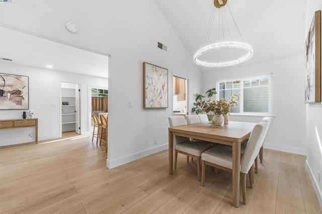 3790 Ruskin Pl, Fremont CA: https://media.crmls.org/mediaz/6d6c1ea5-3c49-4ee2-b245-76f9a8e1c726.jpg