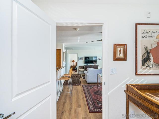 924 Hornblend, San Diego CA: https://media.crmls.org/mediaz/6d6c37ee-7795-4585-84a0-9c5072c50d7d.jpg