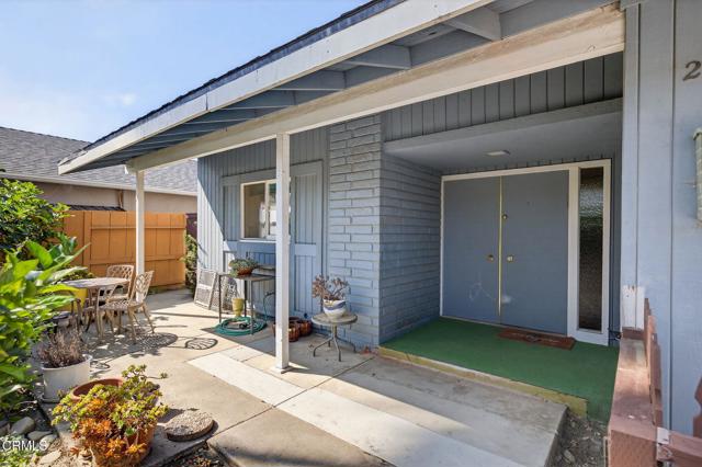 2833 Sailor Avenue, Ventura CA: https://media.crmls.org/mediaz/6d6c85af-89cf-4cff-8ceb-9c5cb8a540fc.jpg