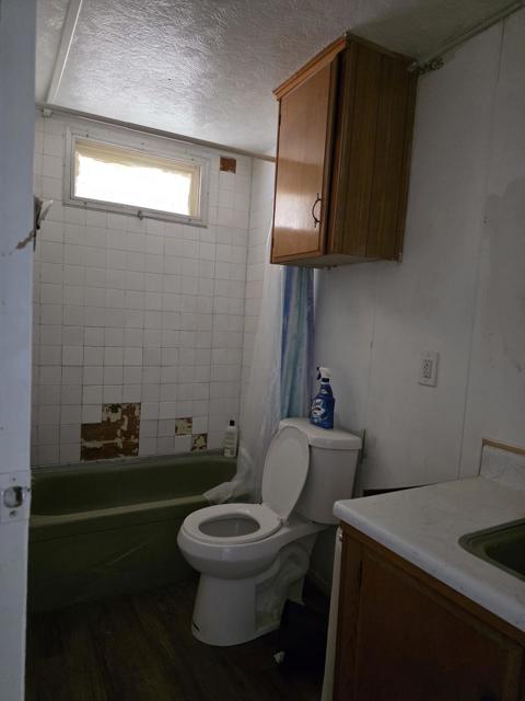 9588 Avenue H, Bombay Beach CA: https://media.crmls.org/mediaz/6d6d081f-c341-4adb-8e72-3fec0f28acbe.jpg