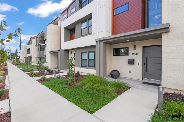 22540 Stevens Creek Boulevard, Cupertino CA: https://media.crmls.org/mediaz/6d6d25f4-ae19-4c0b-868d-6385d41af333.jpg