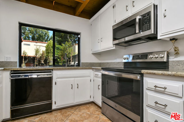 10126 Reseda Boulevard, 112 photo 6