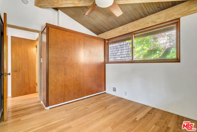 26636 Latigo Shore Drive, Malibu CA: https://media.crmls.org/mediaz/6d6d9002-d463-477f-8237-5bba1e668b64.jpg