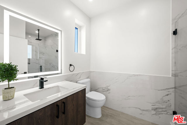 1955 Preuss Road, Los Angeles CA: https://media.crmls.org/mediaz/6d6db238-9d16-4b34-8e8c-84c5c66ca513.jpg