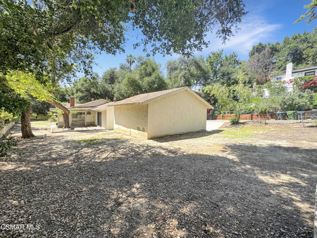 22950 Humming Bird Way, Calabasas CA: https://media.crmls.org/mediaz/6d6eb051-dcd7-4d7e-94ac-7ac00d63e3bf.jpg