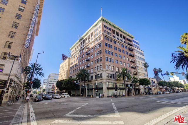 1645 N Vine Street, Los Angeles CA: https://media.crmls.org/mediaz/6d6f4ea5-55f0-4a8f-a8b6-428490cf3f52.jpg