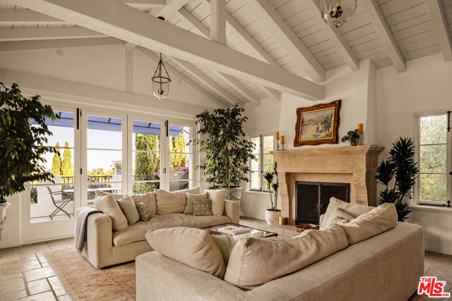 848 Picacho Lane, Santa Barbara CA: https://media.crmls.org/mediaz/6d6fa44c-efa0-4c6c-8486-c4e998fe68e0.jpg