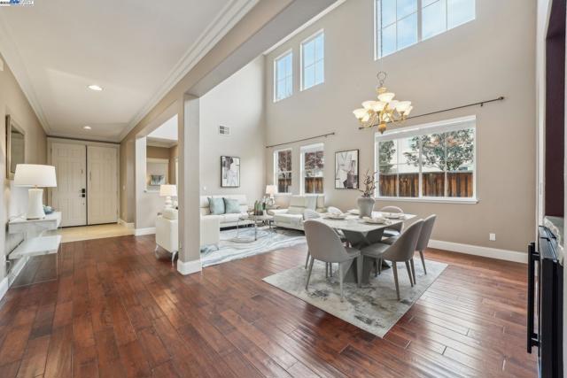 632 S Comunidad Street, Mountain House CA: https://media.crmls.org/mediaz/6d6fe60e-8a55-41f1-a663-783d5f0f5d0d.jpg