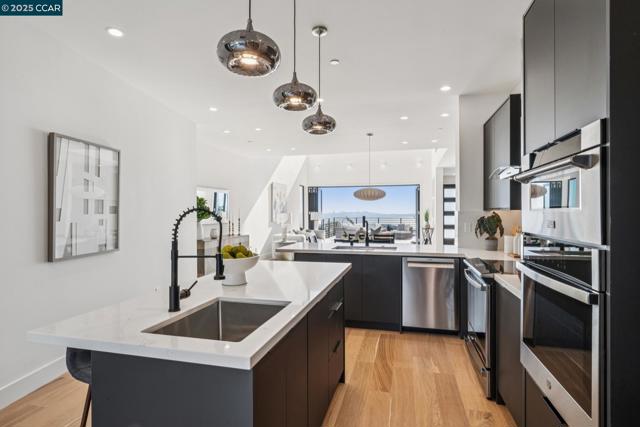 158 Lawson Road, Kensington CA: https://media.crmls.org/mediaz/6d71d8b2-772c-4653-9121-b597211652fe.jpg