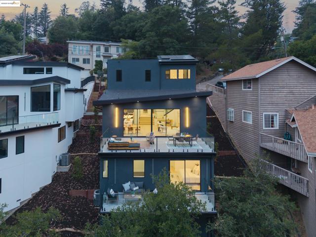 7270 Woodrow Dr, Oakland CA: https://media.crmls.org/mediaz/6d71e471-7e86-4522-ab57-e85e043fb0be.jpg