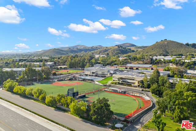 1772 Tamarack Street, Westlake Village CA: https://media.crmls.org/mediaz/6d71edbb-b764-417d-8e0a-9e5a05418b07.jpg