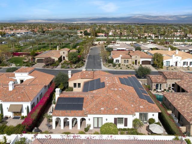 75065 Promontory Place, Indian Wells CA: https://media.crmls.org/mediaz/6d71f240-8a6e-4db3-be09-d76f0b354752.jpg