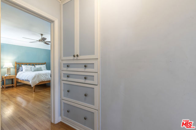 4316 Beeman Avenue, Studio City CA: https://media.crmls.org/mediaz/6d721a86-1f0f-4f12-a006-f1a02b91de91.jpg
