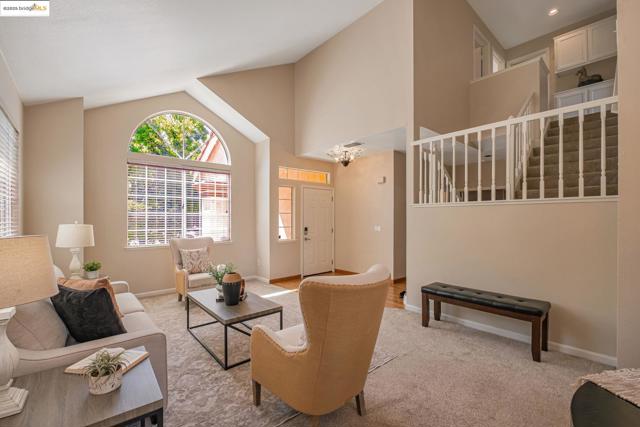 85 Duckhorn Place, Oakley CA: https://media.crmls.org/mediaz/6d730300-0577-466f-8dc4-a87eb900ab40.jpg