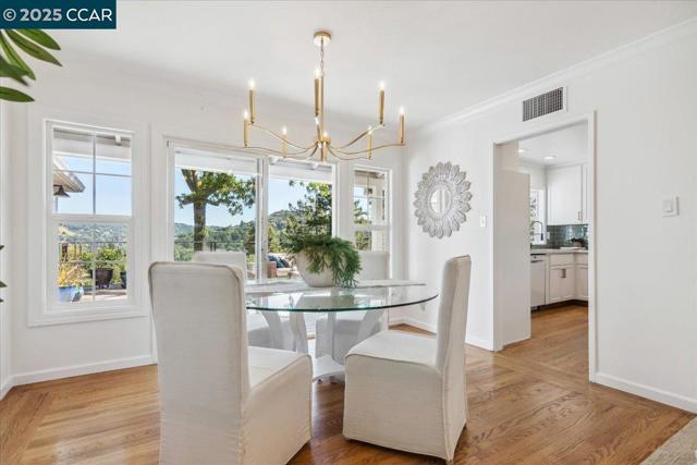 135 Camino Don Miguel, Orinda CA: https://media.crmls.org/mediaz/6d738068-4f8c-413d-85bd-a27b7c23e3be.jpg