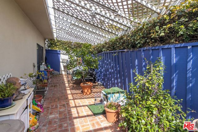 Image 3 for 2539 Creston Dr, Los Angeles, CA 90068