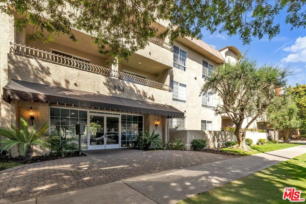 4647 Willis Avenue #212