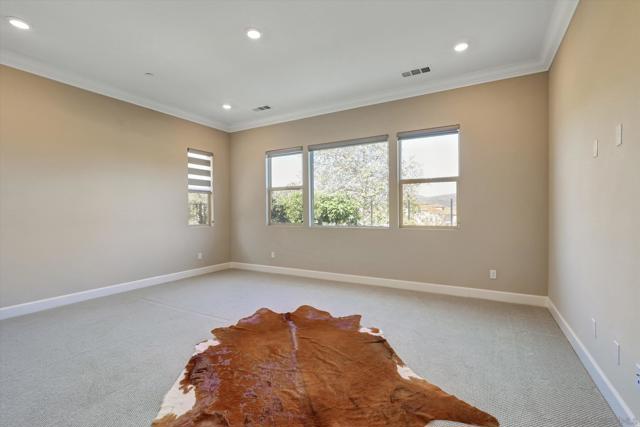 16231 Sunny Summit Dr, San Diego CA: https://media.crmls.org/mediaz/6d744d05-f3fe-408b-a82d-d93004a2c658.jpg