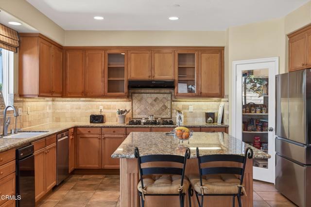 Detail Gallery Image 17 of 78 For 650 Charleston Pl, Ventura,  CA 93004 - 4 Beds | 3 Baths