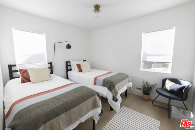 929 ALPHA Street, Inglewood CA: https://media.crmls.org/mediaz/6d746fae-4262-410c-8692-8dc5f5bbe0a8.jpg