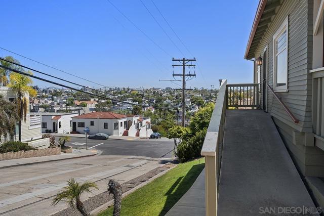 1821 25 Cypress Ave, San Diego CA: https://media.crmls.org/mediaz/6d7500ea-4a08-42b8-8b82-a5377c92bc98.jpg