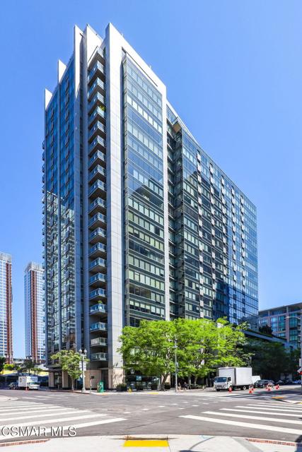 1155 S Grand Avenue, Los Angeles CA: https://media.crmls.org/mediaz/6d75bb5a-dc9b-4c58-b5f0-368ecac0bece.jpg