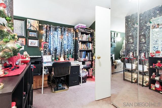 1654 LINWOOD, San Diego CA: https://media.crmls.org/mediaz/6d76619b-1749-4141-b46e-ca77af4f8161.jpg