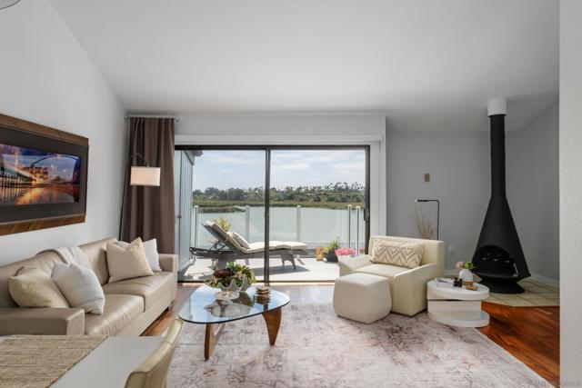 2399 Jefferson St, Carlsbad CA: https://media.crmls.org/mediaz/6d76a289-395e-4e90-9898-662d6a0a083a.jpg
