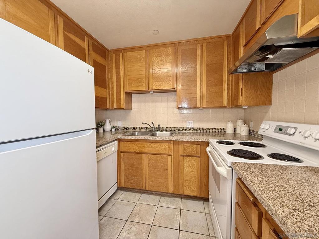 4082 Albatross St - photo 14