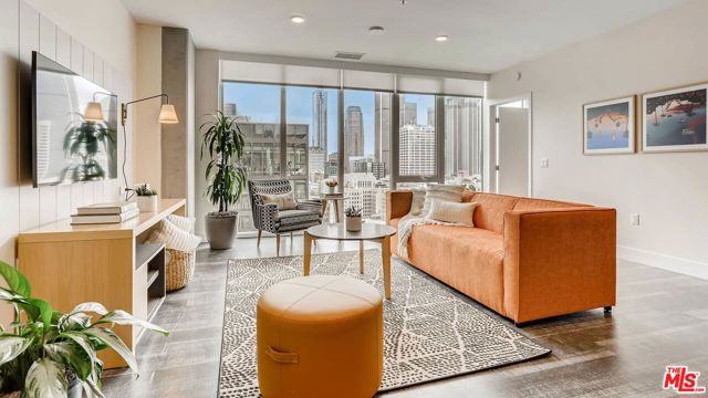 755 S Spring Street, Los Angeles CA: https://media.crmls.org/mediaz/6d77029c-d735-41d7-9305-ab2499e9368b.jpg
