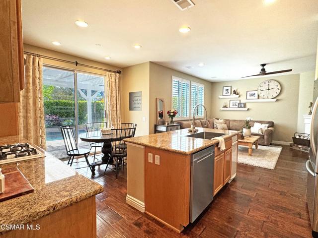 4950 Via Aurora, Newbury Park CA: https://media.crmls.org/mediaz/6d77623e-4c53-4f3d-bdb2-713b72af2538.jpg