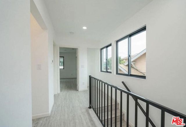 4110 1/2 S Normandie Avenue, Los Angeles CA: https://media.crmls.org/mediaz/6d779412-9e01-4174-9ef2-33ad3f20c207.jpg