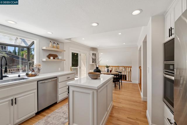 1826 Yolanda Circle, Clayton CA: https://media.crmls.org/mediaz/6d779c58-6421-48b7-a7dd-877f636f7772.jpg