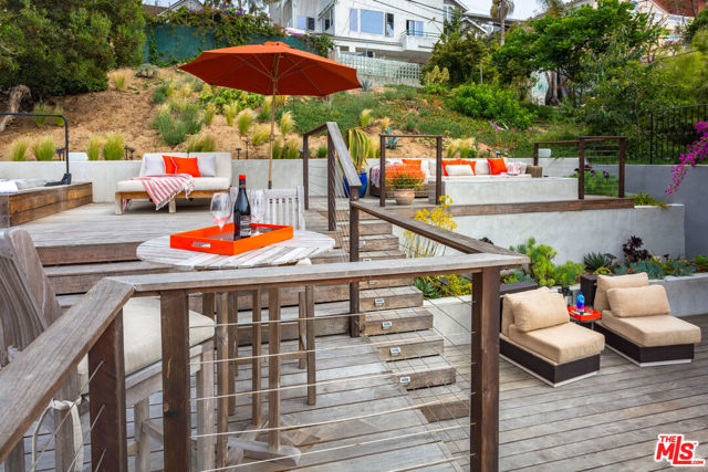 218 Montreal Street, Playa del Rey CA: https://media.crmls.org/mediaz/6d77cef4-d4c0-4fa0-9ef2-7427f449faed.jpg