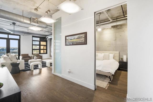 877 Island Ave, San Diego CA: https://media.crmls.org/mediaz/6d789050-4aa6-4868-a76b-7b246f24082b.jpg