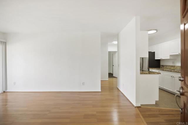 Detail Gallery Image 8 of 44 For 3040 Alta View Drive #D203,  San Diego,  CA 92139 - 2 Beds | 1 Baths