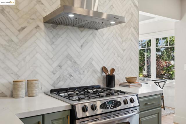 733 Carlston Ave., Oakland CA: https://media.crmls.org/mediaz/6d78c2a1-180d-46f7-8a92-98941f78eb07.jpg