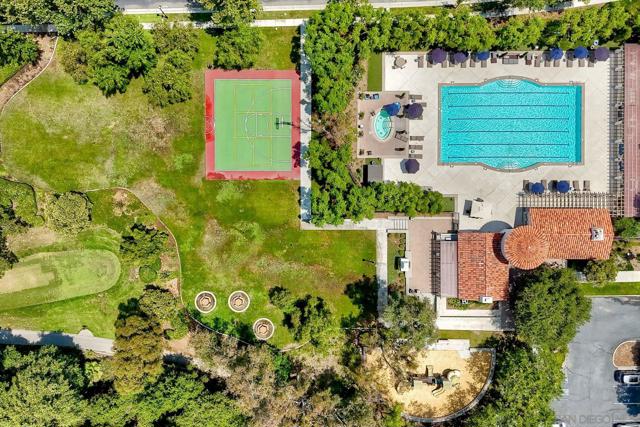 2476 Fallbrook Pl, Escondido CA: https://media.crmls.org/mediaz/6d7963a0-829c-4497-b882-e3a6ce779db2.jpg