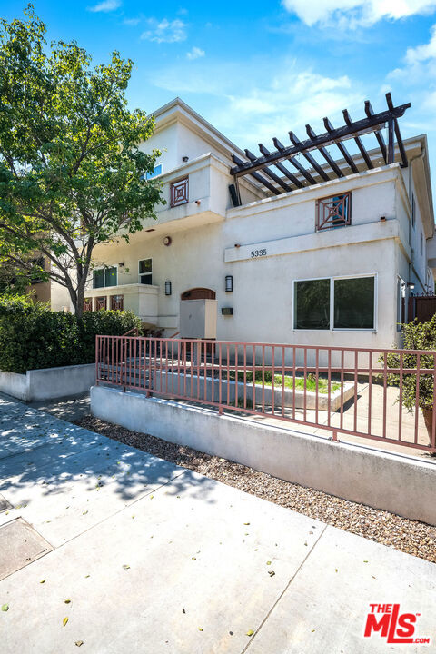 Image 2 for 5335 Cartwright Ave #4, North Hollywood, CA 91601