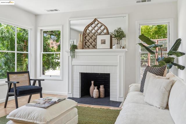 30 Benson Ave, Vallejo CA: https://media.crmls.org/mediaz/6d7b2fce-875d-4ce2-9ebf-6fb8cb395563.jpg