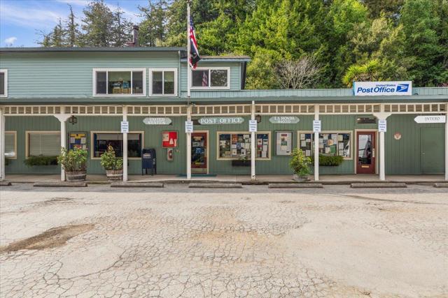 1 Memory Lane, La Honda CA: https://media.crmls.org/mediaz/6d7b9879-0689-4c2e-9150-c00c127be527.jpg