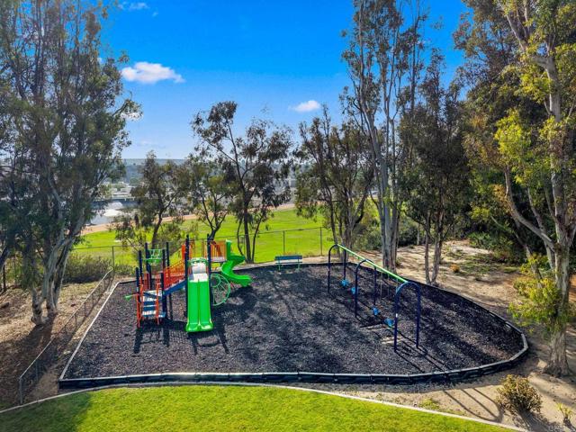 Detail Gallery Image 30 of 40 For 522 Lupine Way, Oceanside,  CA 92057 - 5 Beds | 3 Baths