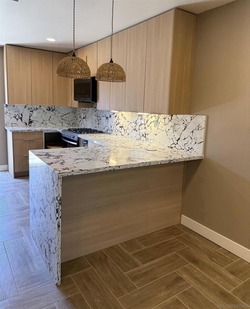 519 Camelot Dr - photo 7