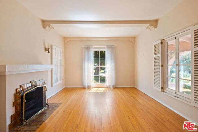 1541 Cardiff Avenue, Los Angeles CA: https://media.crmls.org/mediaz/6d7c3bca-2a70-4b2f-930e-a2d47bf5a249.jpg