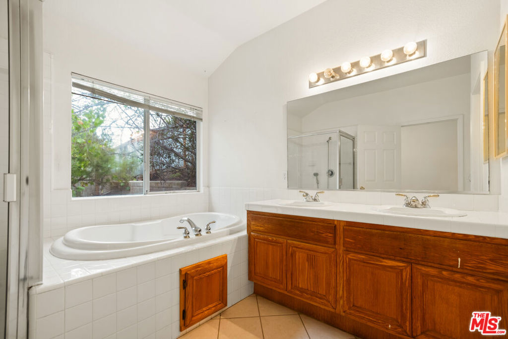 MLS #25589135 image #18